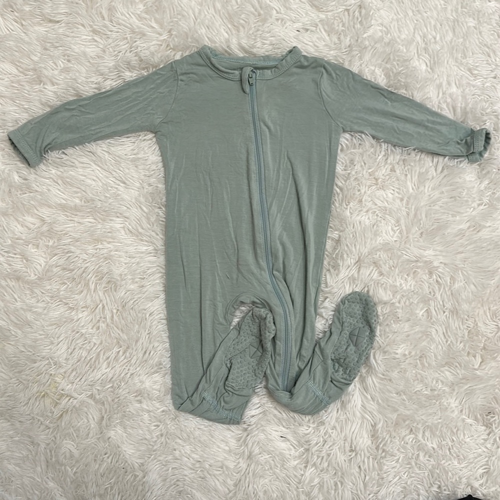 Kyte Baby Zippered Footie. Size 6-12M